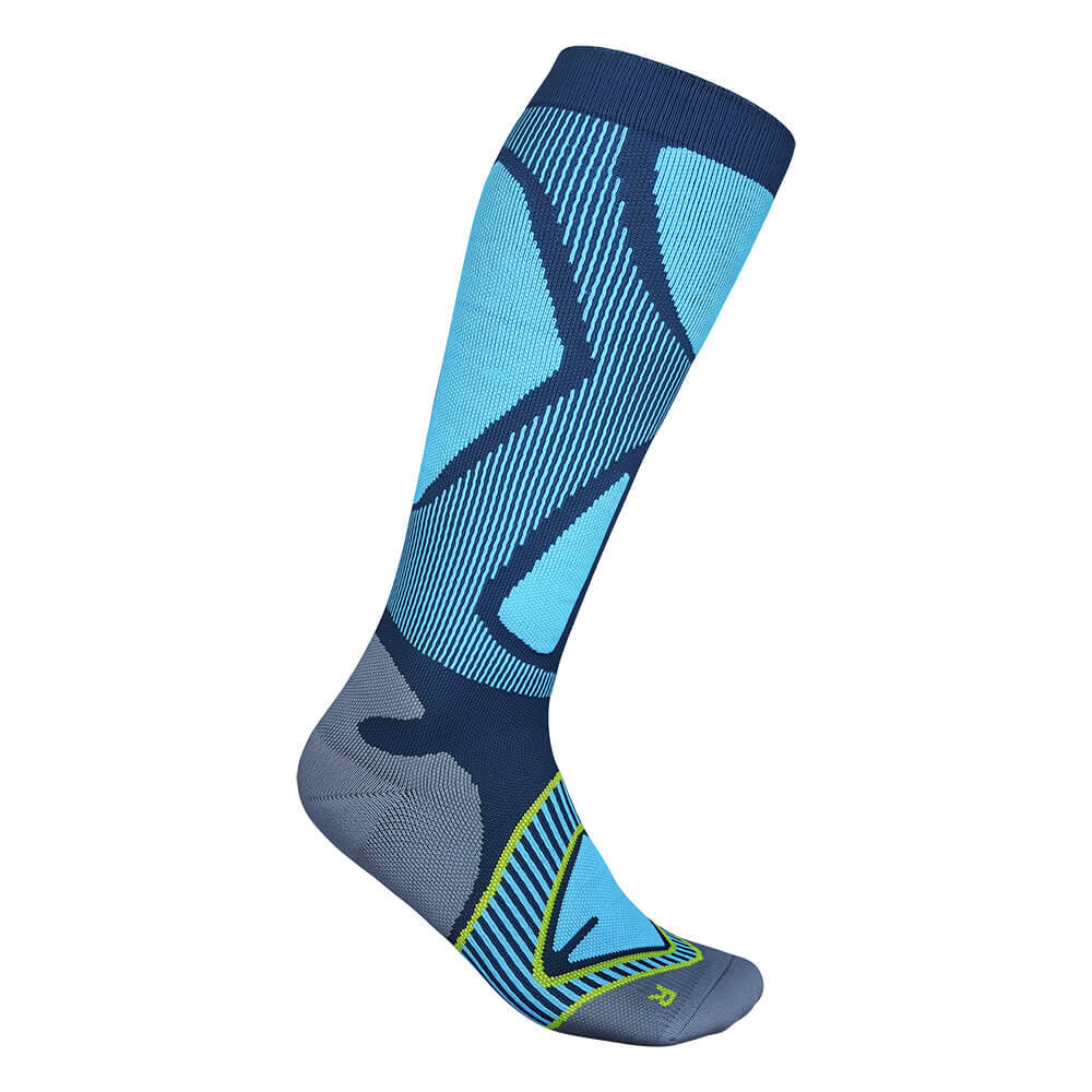 Ski Performance Compression Socks blau von der Seite vor weißem Hintergrund