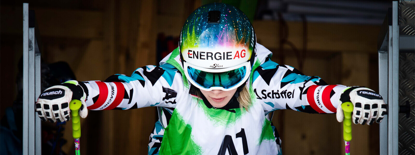 Volledige concentratie: nogal wat races beslissen al bij het begin De Oostenrijkse ski -racer Andrea Limbacher in het starthuis in Ski Cross ziet er geconcentreerd uit