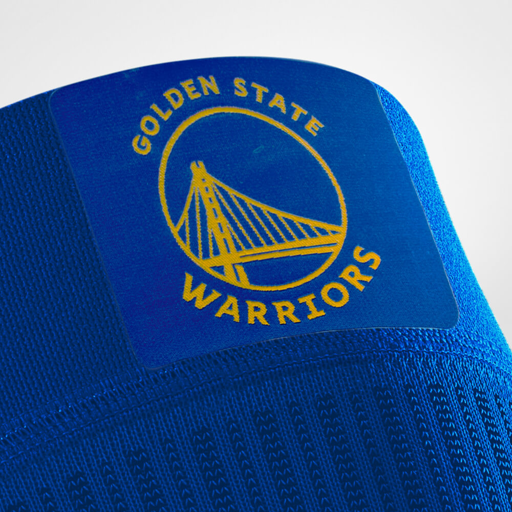 Knie Sleeve NBA Warrior's Detail Logo Focus Golden State Warrior's logo op de kniehoes NBA