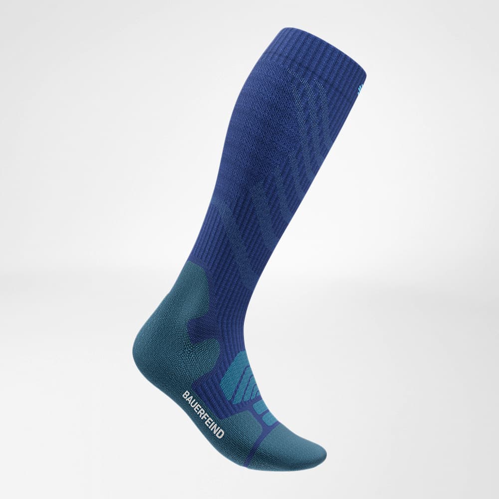 Merino wandelsokken donkerblauw zijaanzicht Zijaanzicht van de merino -wandelsokken in donkerblauw