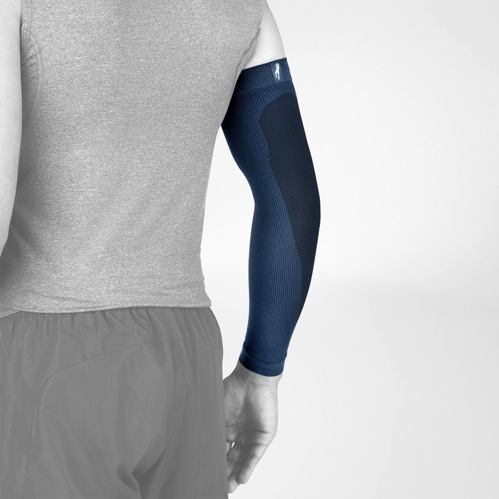 Achteraanzicht ARM Mouw Dirk Nowitzki -editie op de gestileerde grijze body