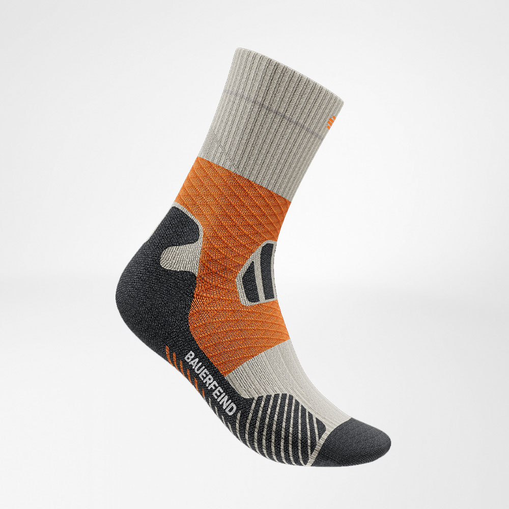 Zijaanzicht van de grijze -of -range medium -lengte Trail Run -Running Socks