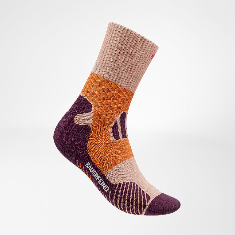 Central Trail Runrun Running Socks Purple-Orange zijaanzicht Zijaanzicht van de paarse oranje medium -lengte trail run - loop sokken