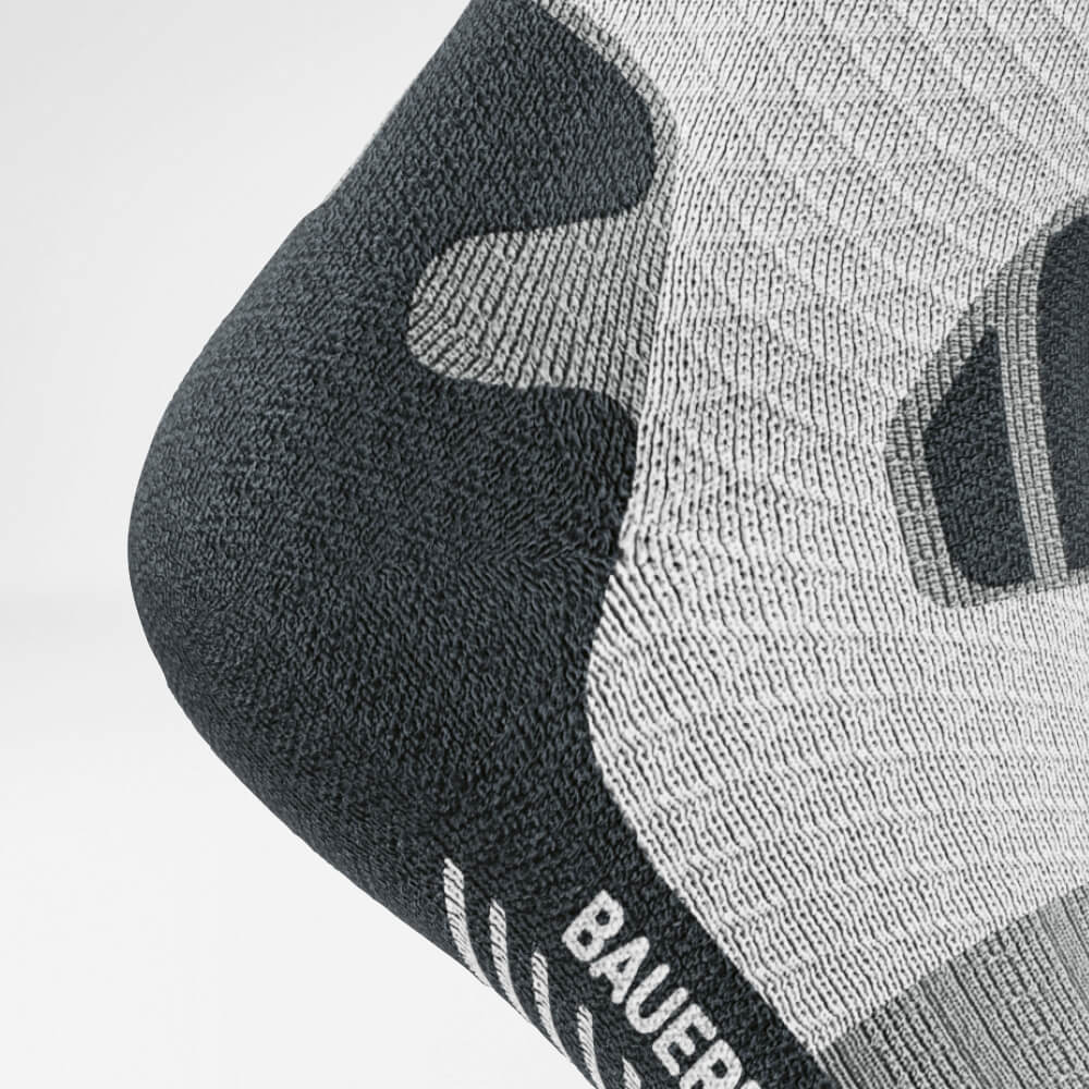 Gedetailleerde absorptie achilles comfortzone van de grijze Gedetailleerde absorptie achilles comfortzone van de grijze -of -range medium -lengte trail run -lopende sokken