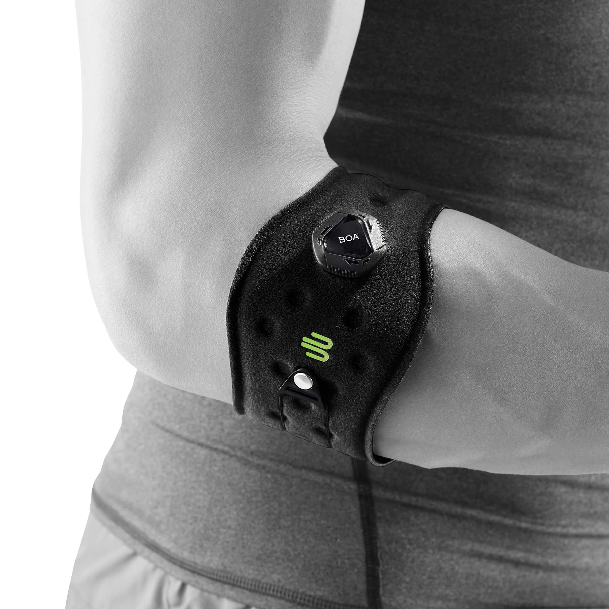 Ellenbogen Bandage Black Side View Voltooiing van de zwarte elleboogclip op de gestileerde grijze body