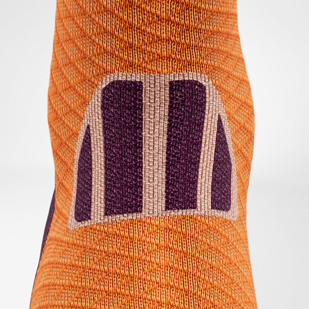 Central Trail Runrun Running Socks Purple-Orange Detail Comfort Gedetailleerde opname -comfortzone van de paarse oranje medium -lengte trail run - loop sokken