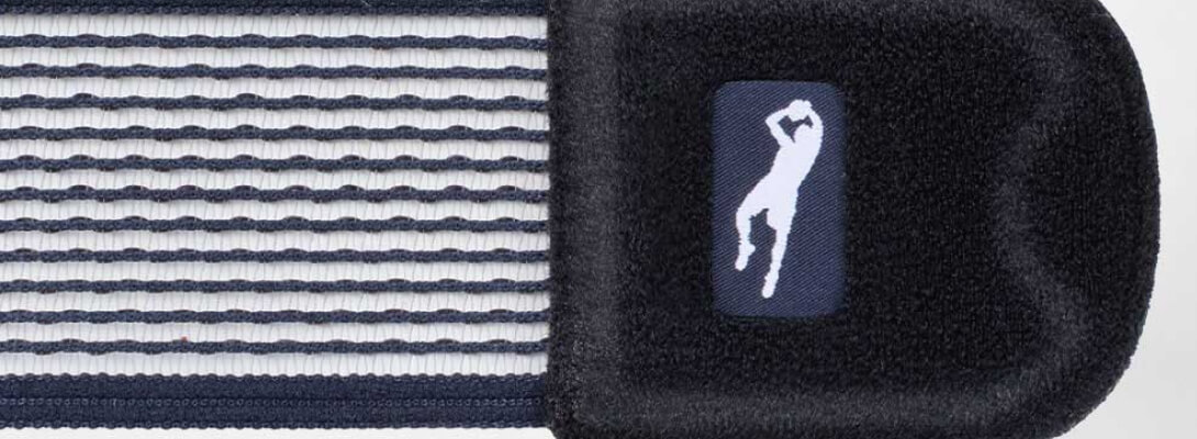 Enkelverband Dirk Nowitzki gedetailleerde opname -taping riem Gedetailleerde weergave van de blauwe tapingriem van de enkelband Dirk Nowitzi Edition