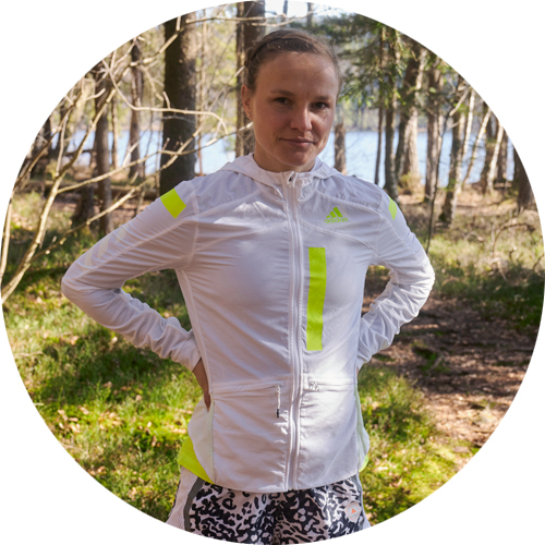 Marathon en cross -loper Anna Hahner Een portret van hardloper Anna Hahner