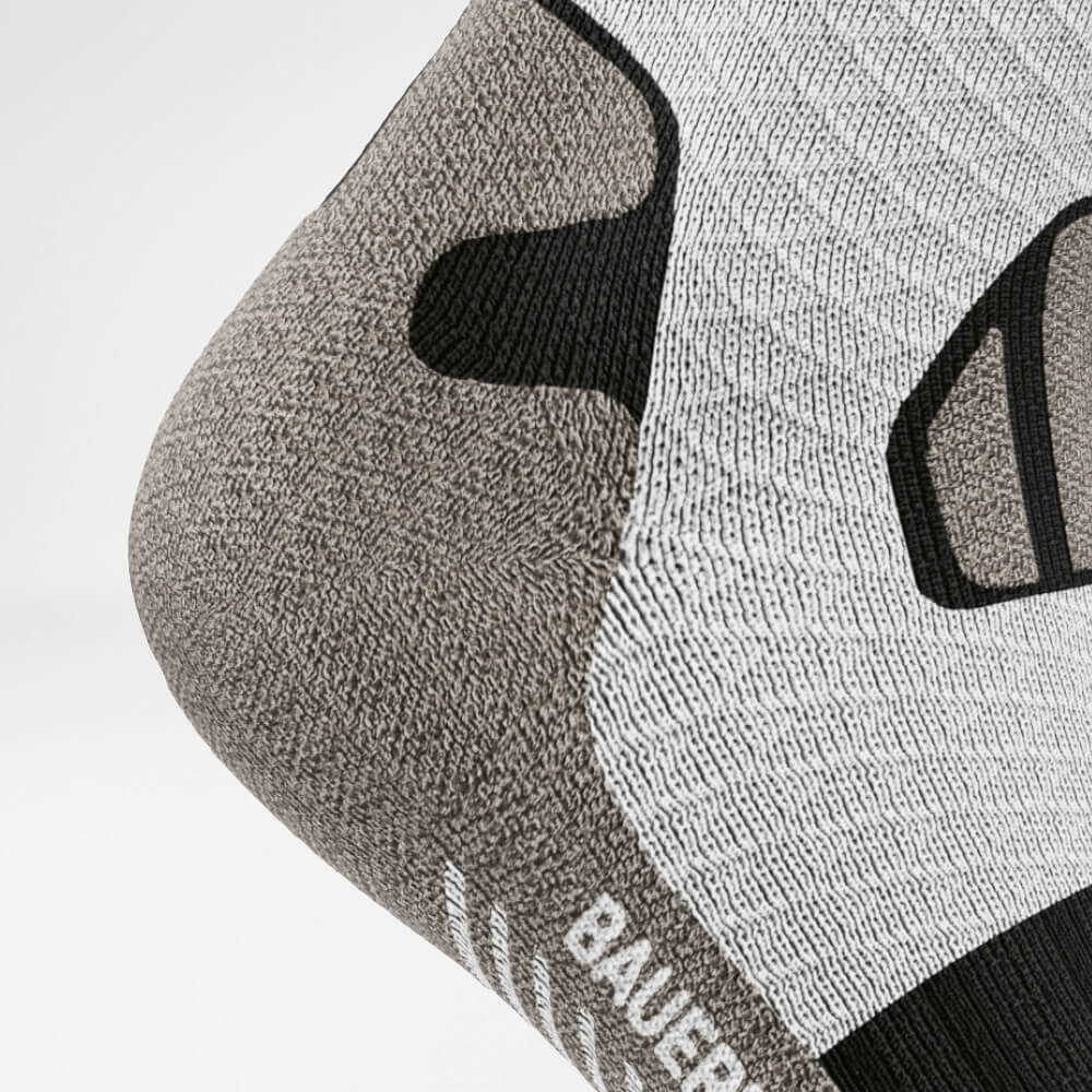 Gedetailleerde absorptie achilles comfortzone van de grijze -of -range medium -lengte trail run -lopende sokken