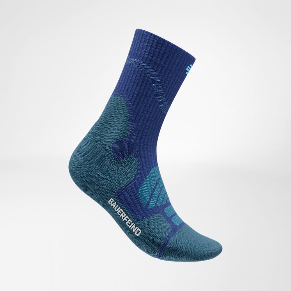 Medo-lengte merino wandelsokken donkerblauw zijaanzicht Zijaanzicht van het donkerblauwe medium van merino - wandelsokken