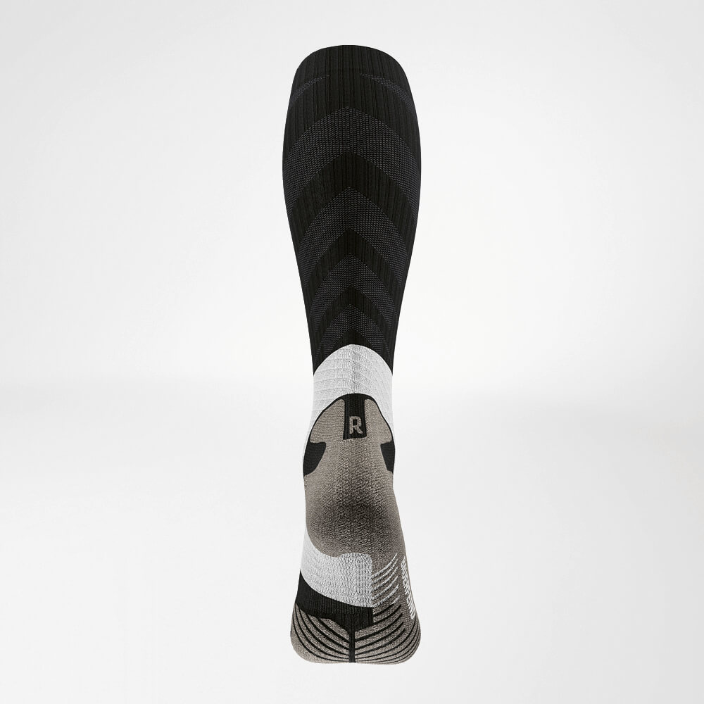 Achteraanzicht van de zwart-wit Trail Run - Running Socks