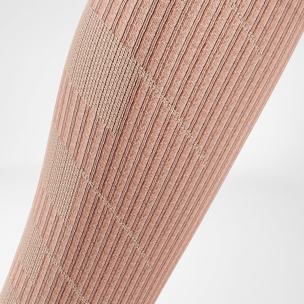 Trailrun Running Socks Purple-Orange Detail Compressiezones Gedetailleerd uitzicht op het kalfsgebied van de Purple -Orange Trail Run - Running Socks