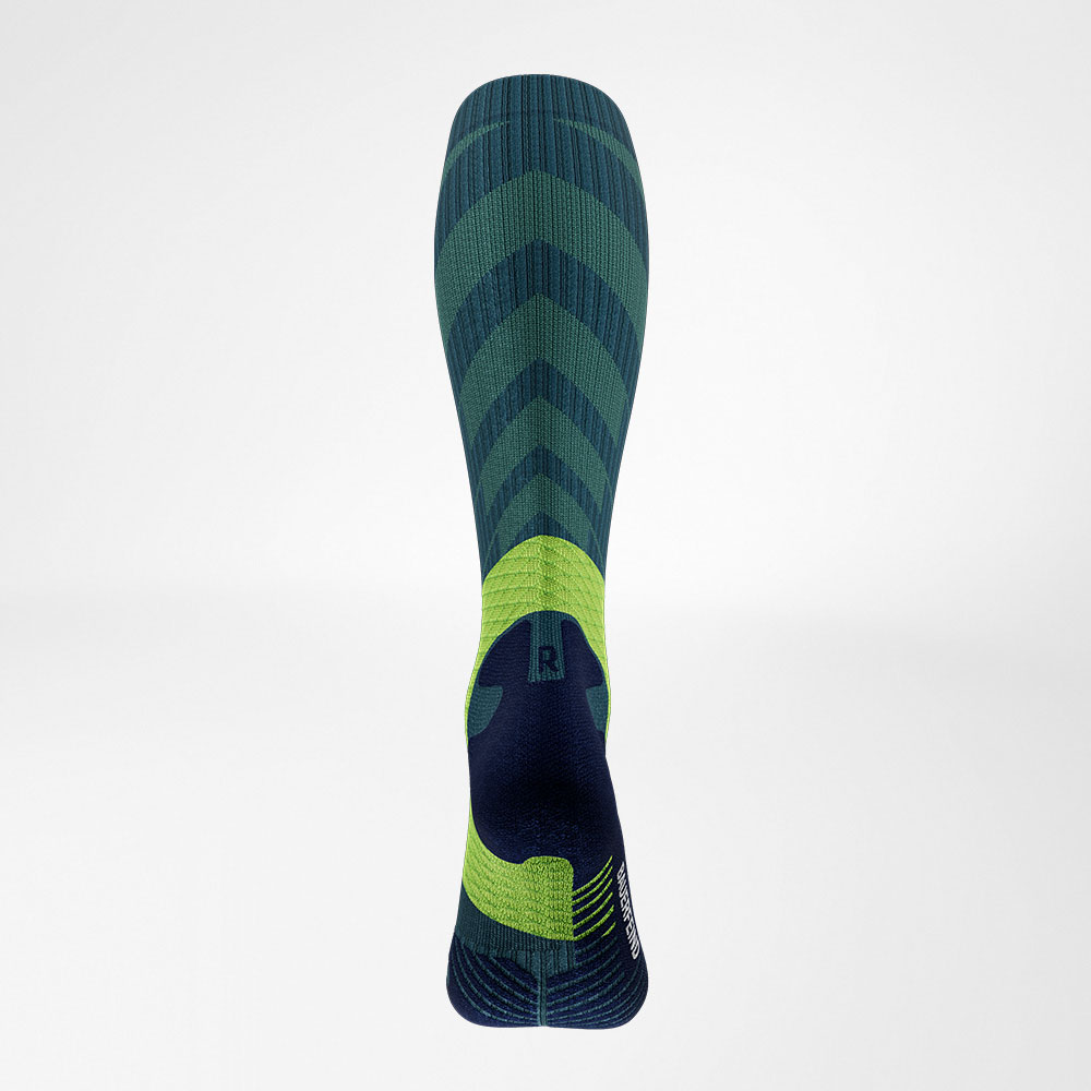 Trailrun Running Socks Blue-Green Achteruitzicht Achteraanzicht van de blauw -green trail run - hardloopsokken