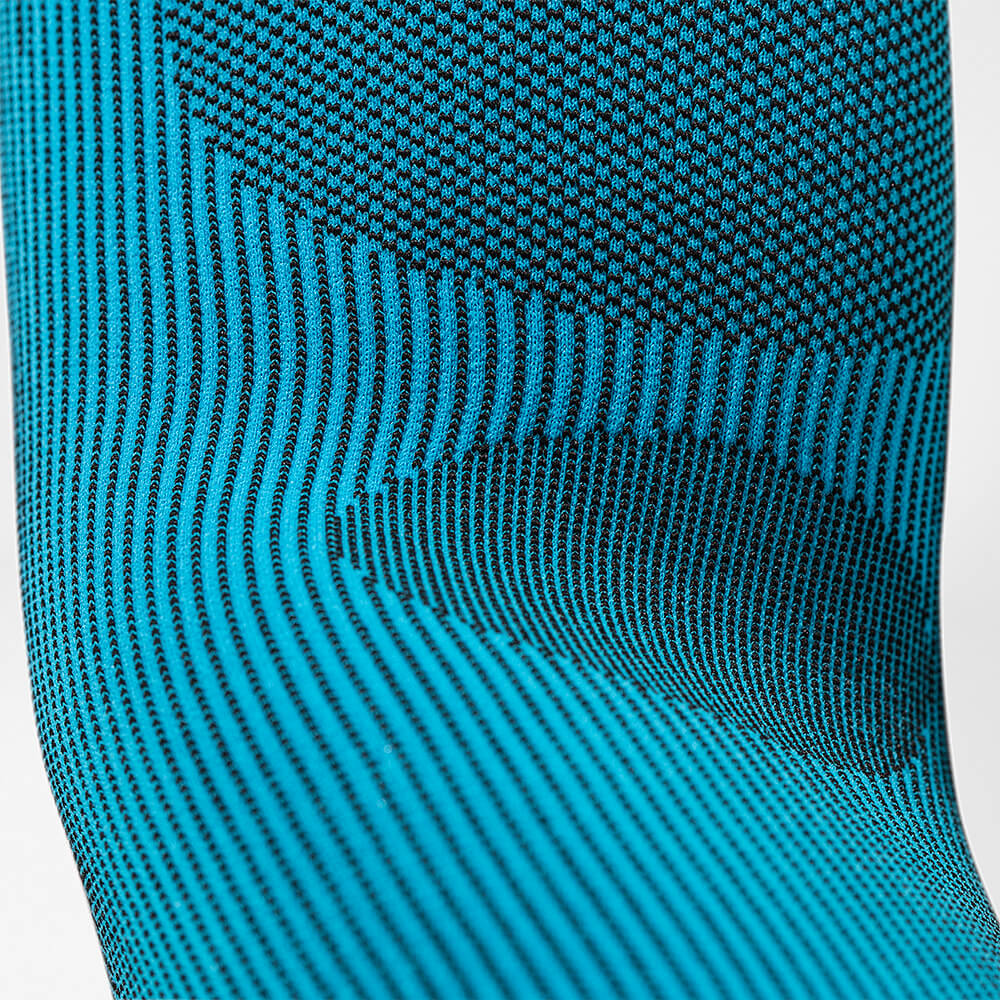 ARM Mouw Detail Compressiezones Gedetailleerd weergave elleboog binnen met een brei van de compressiesleev voor de arm